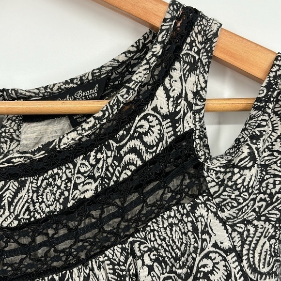 Lucky Brand Cold Shoulder Black and White Crochet Top Women’s Size Small - Picture 6 of 12